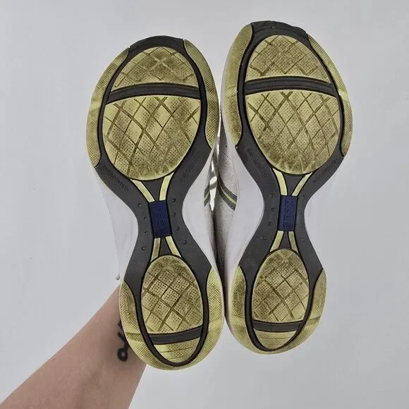 Keds White Lacer Up Runners Size 7 - Picture 5 of 7